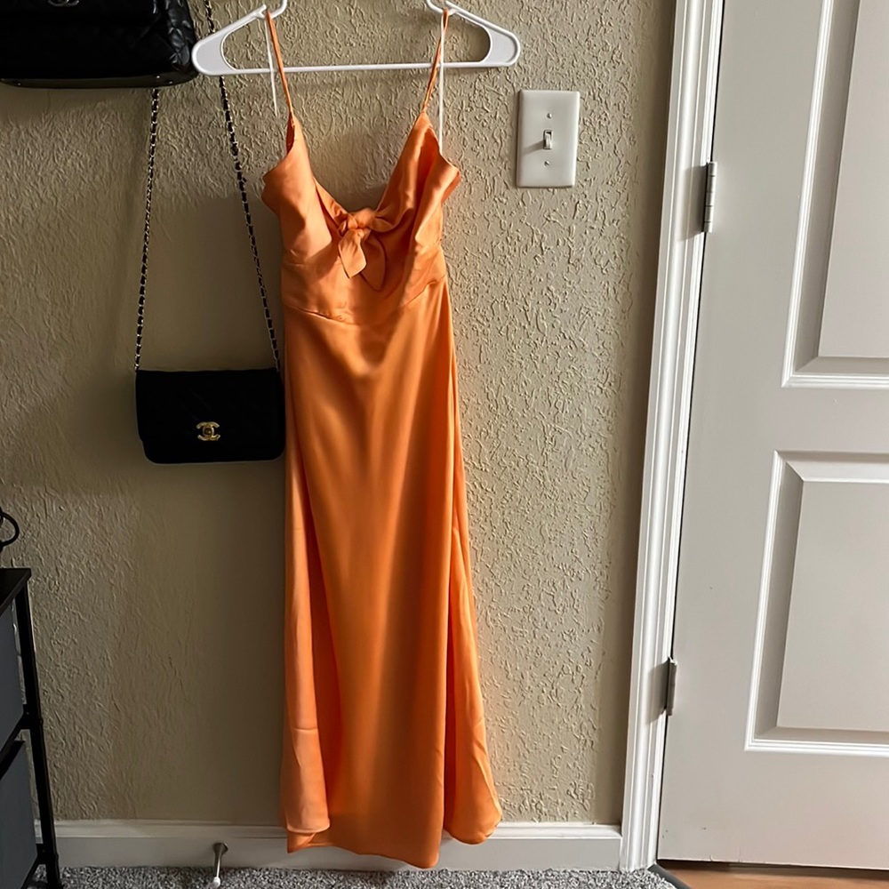HELLOMOLLY Orange Midi Dress